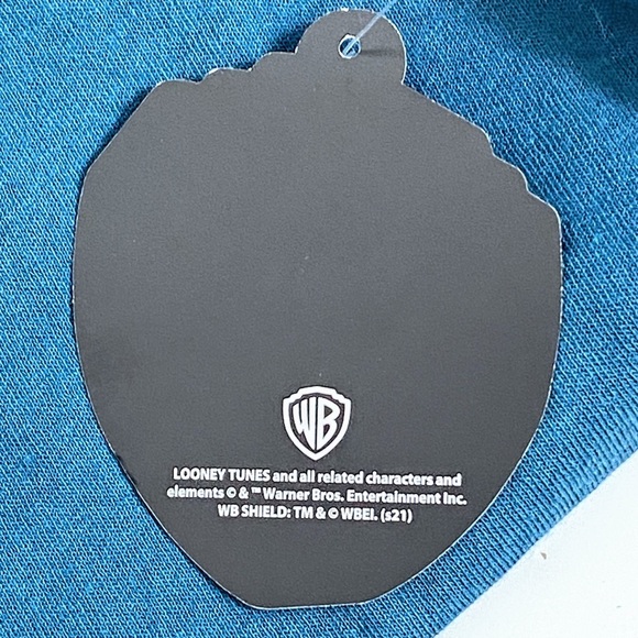 NWT Looney Tunes Long Sleeved Juniors Tee - Picture 7 of 10